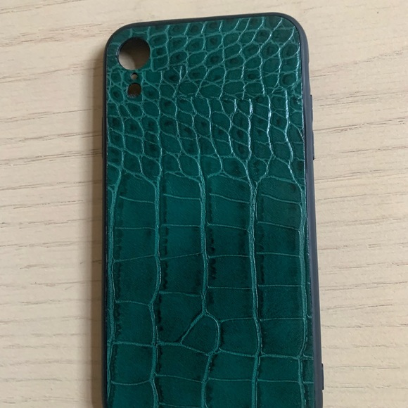 5 iPhone XR cases
Assorted textures, patterns and colours - Picture 2 of 6